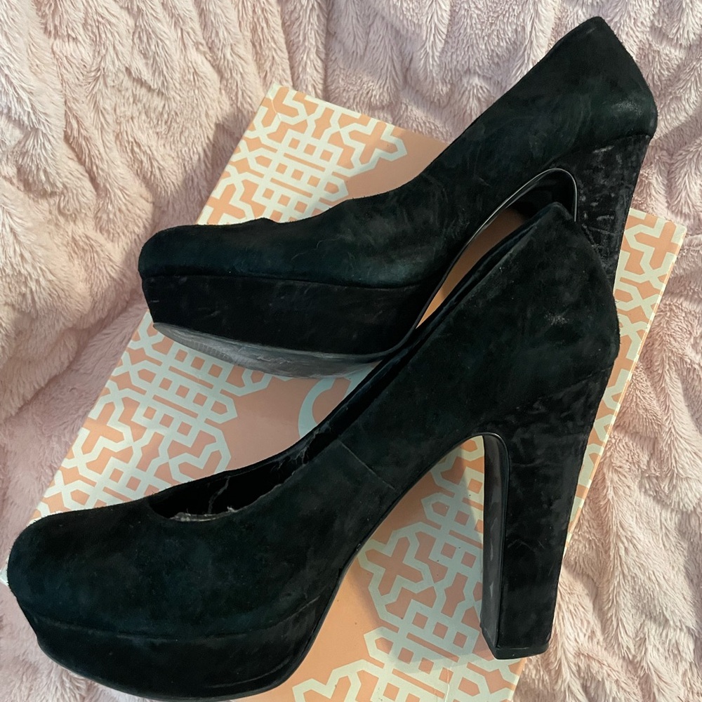 Very used but can still be worn